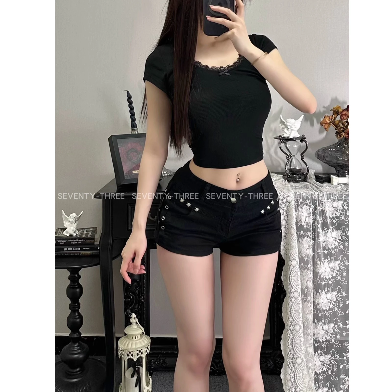 

Джинсы с низкой посадкой, повседневные джинсовые шорты в американском стиле с заклепками, черные джинсовые шорты с низкой талией для женщин, летние новые узкие шорты трапециевидной формы