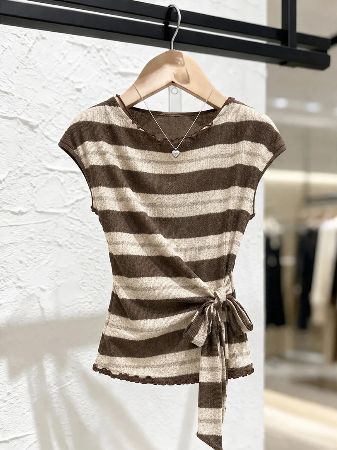 

Summer 2026 Women's Ice Silk Knitted Top Knot Waist-Cinching Stripe Design Versatile Korean Style Commute Fashion