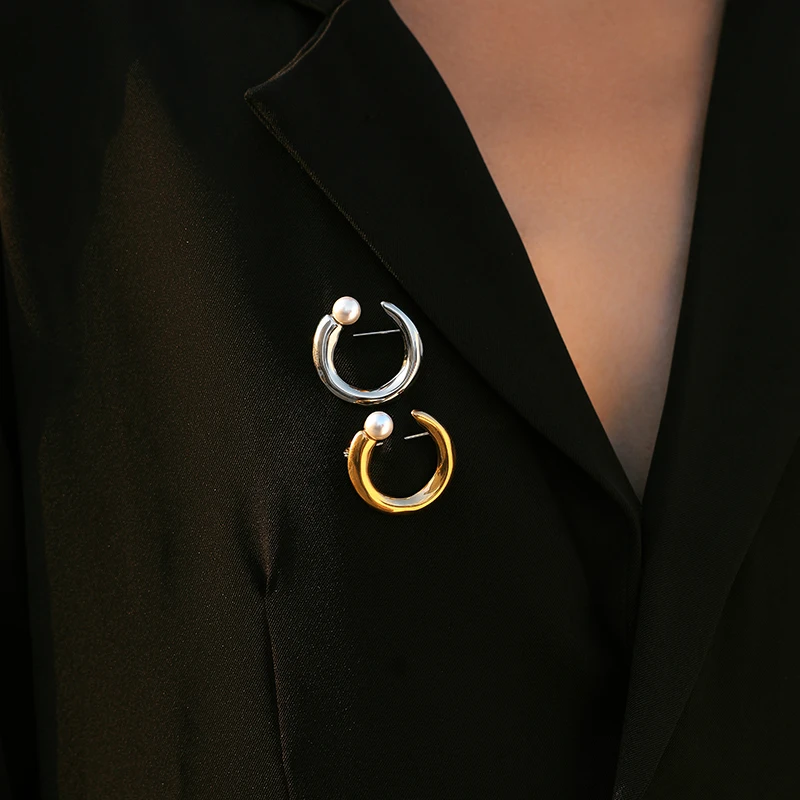 

PRISCA | Stainless Steel Geometric Brooch Women Charm Pearl Clothing Accessories Korean Fashion Wholesale