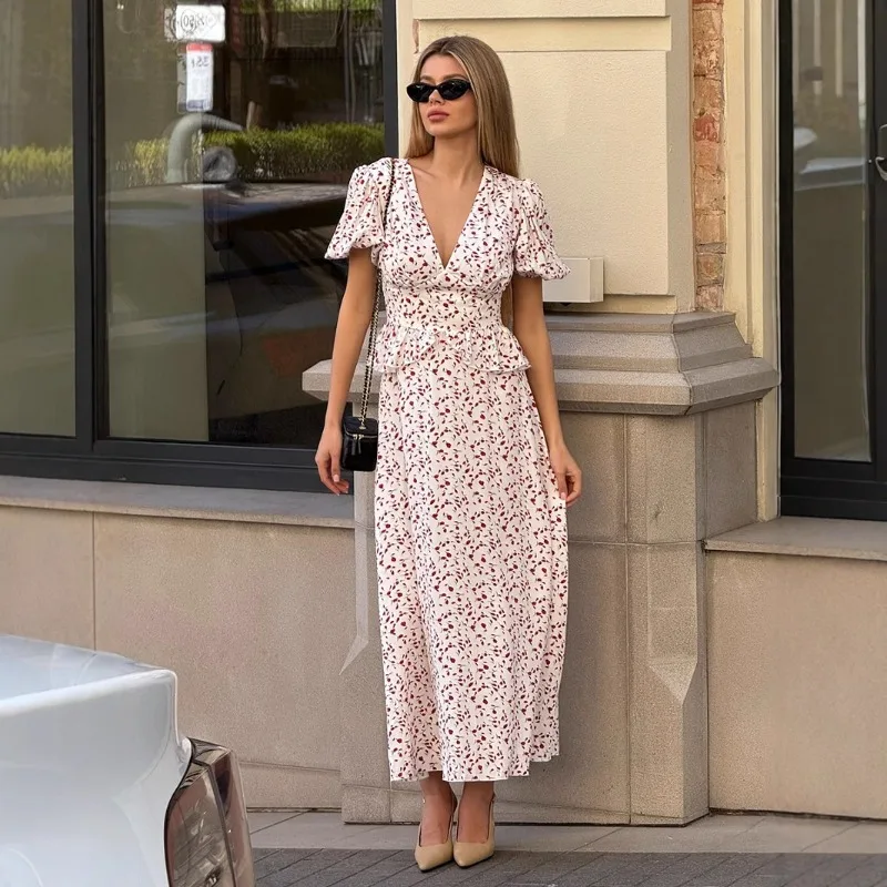 ชุดเดรสคอวีลายดอกไม้ยุโรปและอเมริกา 2025 ฤดูร้อนใหม่พิมพ์เอว cinching กระโปรงยาวชุดแขนฟองสําหรับผู้หญิง