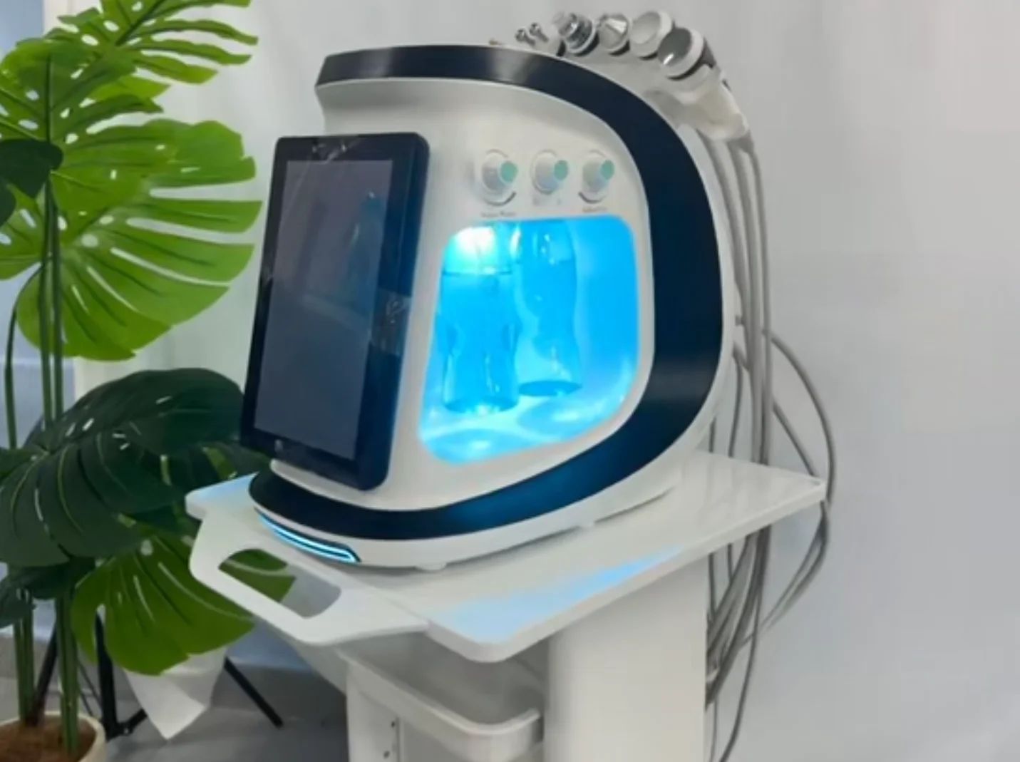 

NEW BLACK GOLD 7-in-1 MAX multifunctional facial cleaning and rejuvenation treatment machine exfoliating professional peeling