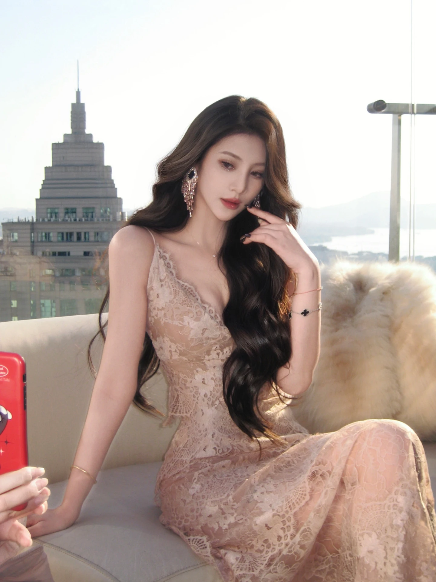 

Комплект из укороченного топа с объемной вышивкой и кружевом и юбки с высокой талией, летний/весенний, из двух предметов, женский модный ансамбль, короткий рукав, V-образный вырез