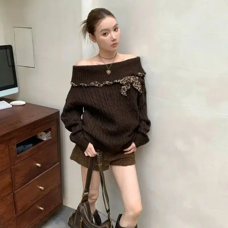 

Lazy Design Leopard Print Strappy Off-Shoulder Long-Sleeved Sweater Women Autumn Winter New Slim Knitted Long-Sleeved Top