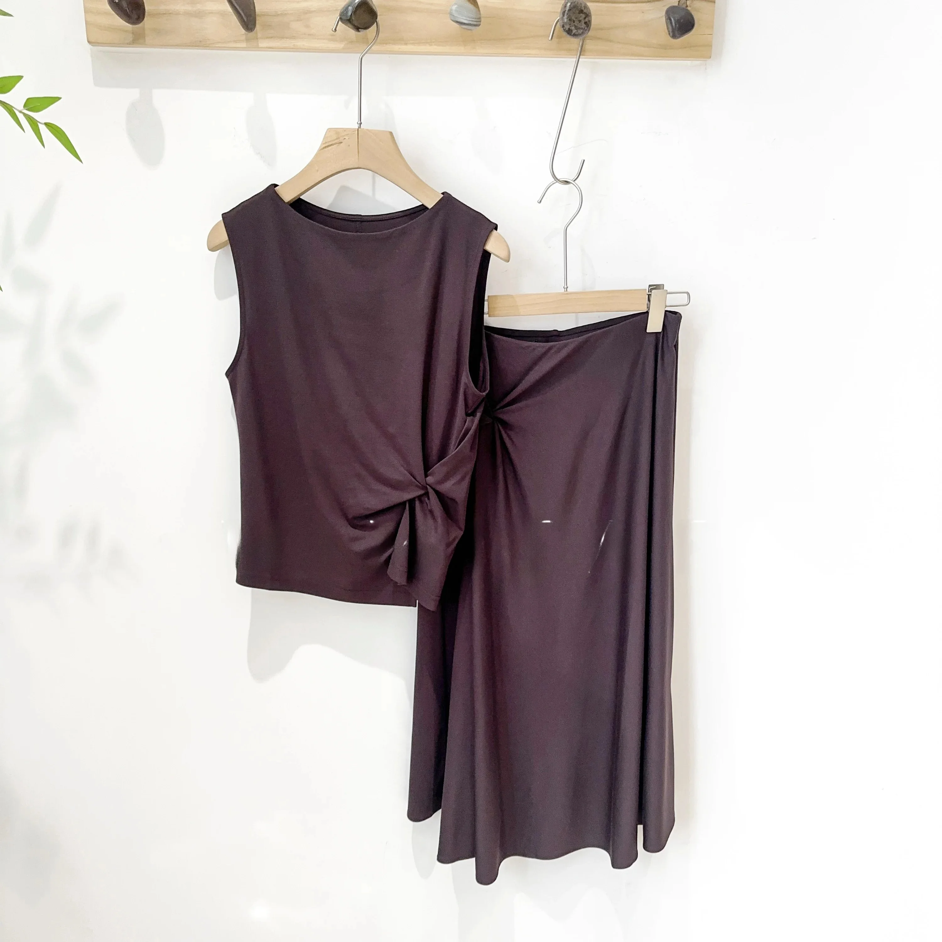 

Mimifafa Simple Style Boat Neck Sleeveless Top And Half Skirt Knot Set New 2026 Summer Fashion Women's Two-Piece Suit