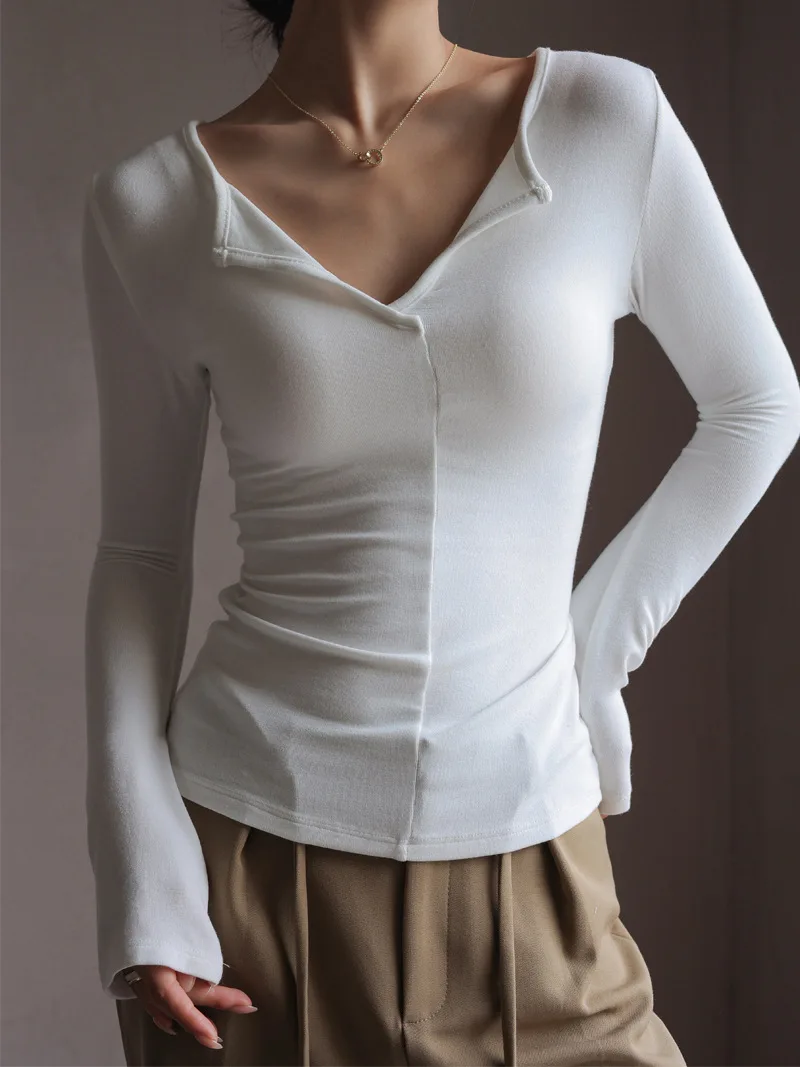 

High quality Modal V-neck base for women with a design top white long-sleeved T-shirt base