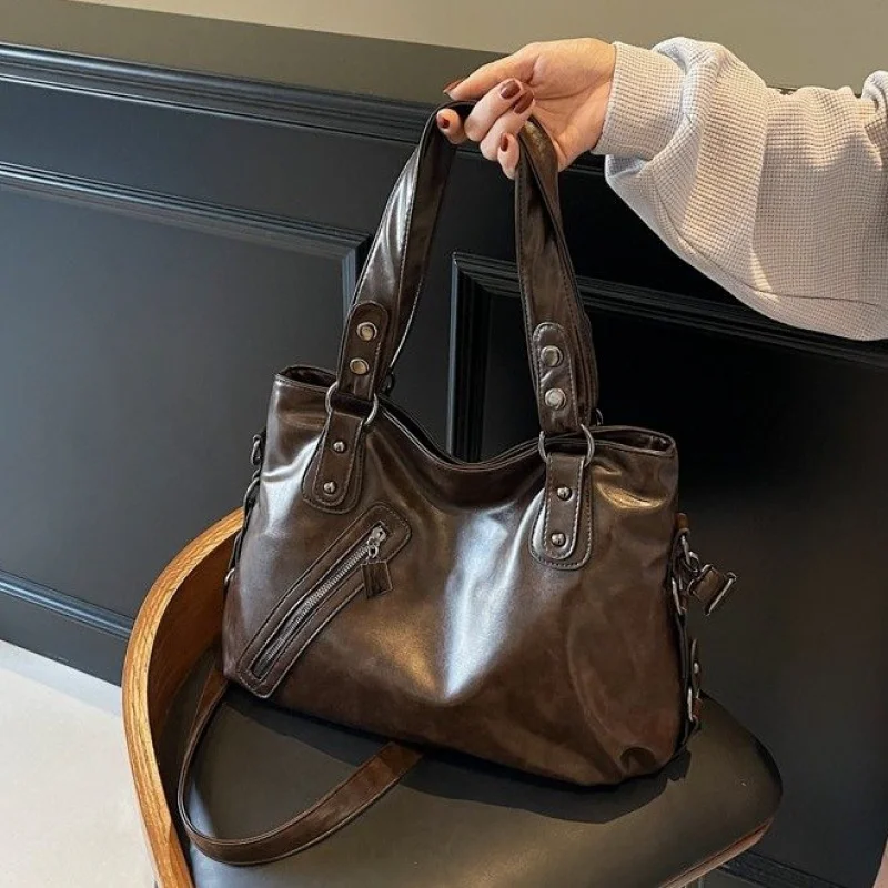 Sac à bandoulière rétro pour femmes, sac en cuir inspiré de styliste Unique avec couvercle rabattable