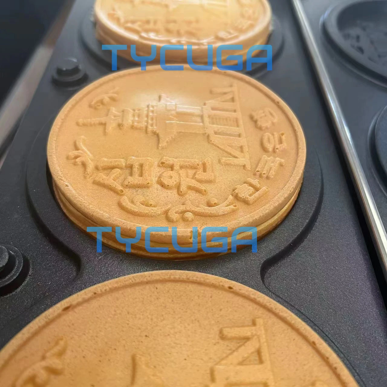 Commerical Korean Drama 3pcs Gold Cheese Coin Waffle Machine Non-Stick Snack Making Machine Round Shape Waffle Maker for Snack