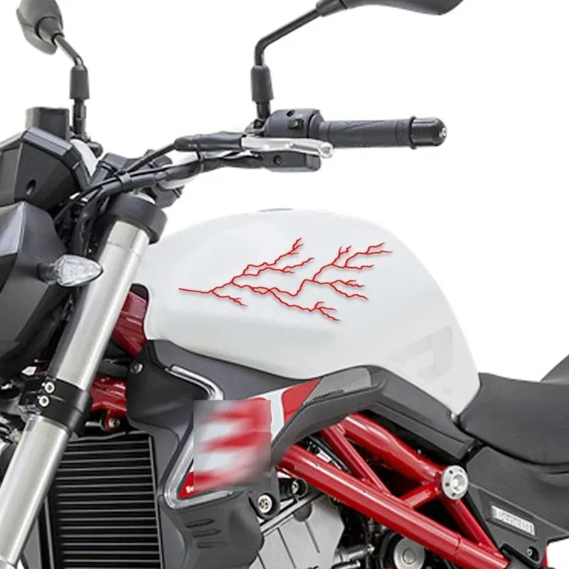 

1PCS 15*14cm Durable Motorcycle Head Sticker Fashion Lightning Crack Pull Flower Waterproof Motorcycle Helmet Front Head Decal