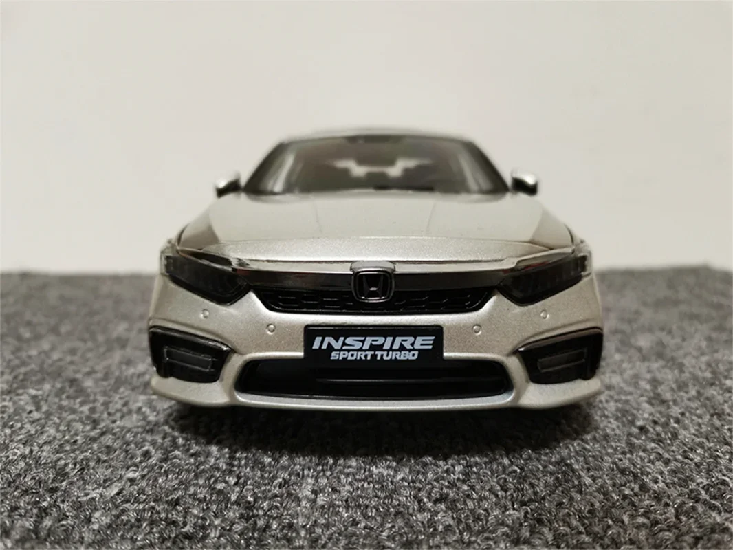 Nouveau modèle de voiture moulé sous pression pour Honda, INSPIRE dehors Turbo, jouets de passe-temps, cadeaux d'affichage, ornements de collection d'or, 1/18