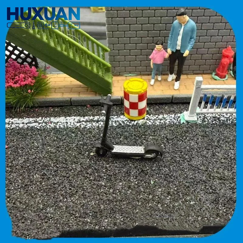 1:64 Scale Collectible Mini Scooter Model High Detail Diorama Prop for Micro Scene Building Desktop Decor Gift for Hobbyist