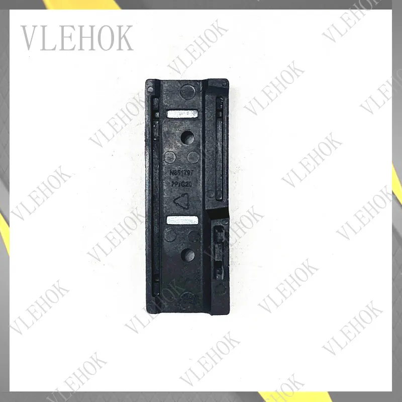 Magnet bits Holder for DCD999NT DCD805NT DCD800D2T DCD999 DCD800N DCD800 DCD800NT DCD805 DCD805D2T
