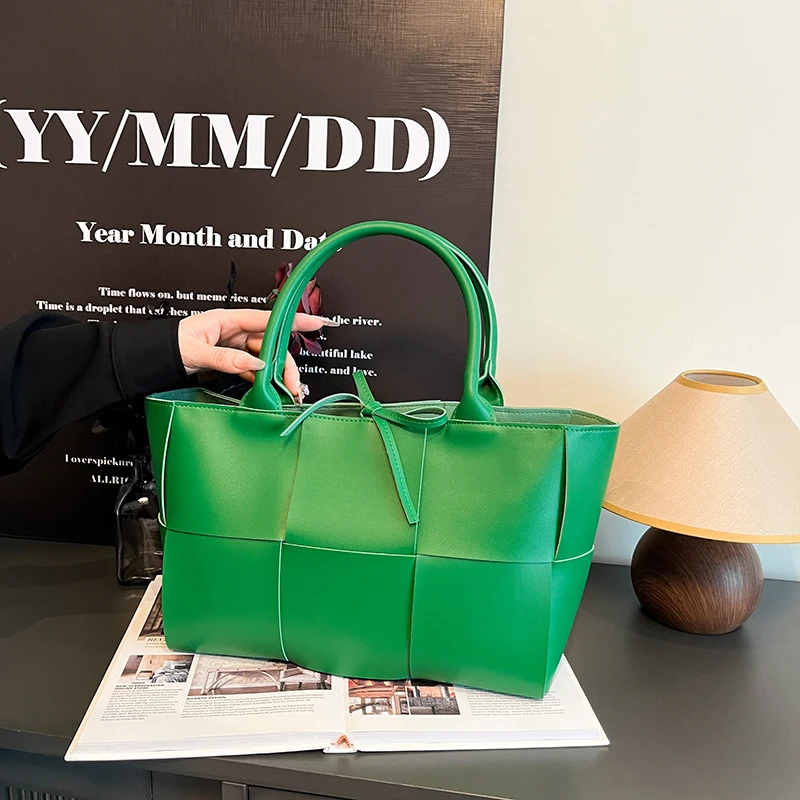 

Elegant Women's Leather Crossbody Bag Designer Shoulder Purse Luxury Brand Ladies Handbags Waterproof Fashionable Office Tote