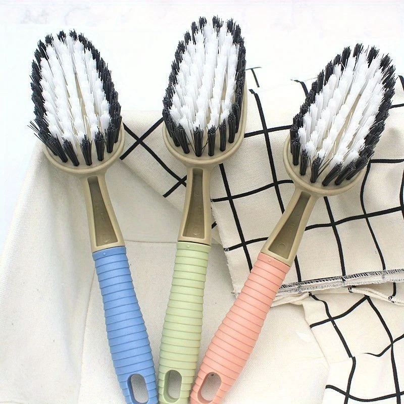 Long-handled tile brush for cleaning corners and gaps in kitchens and bathrooms