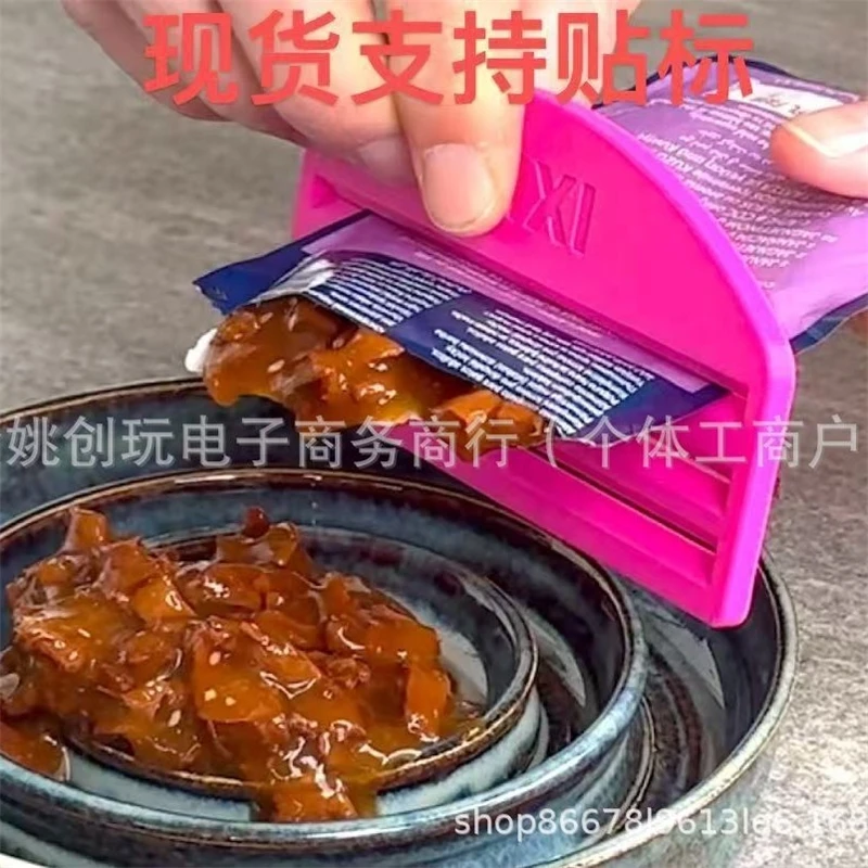 3D Printed Cat Food Pouch Scraper Silicone Squeezer For Wet Food Christmas Pet Feeding Tool For Cat Owners Holiday Gift Cute