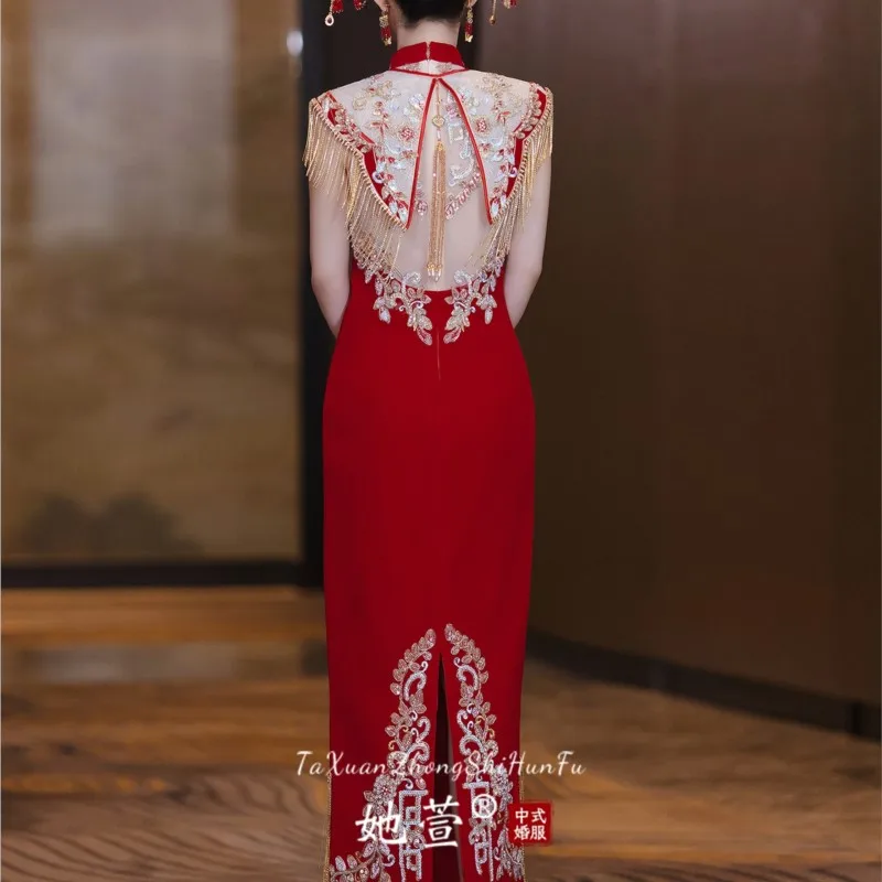 The new luxurious cheongsam is a stylish and fashionable shawl for banquets toasts