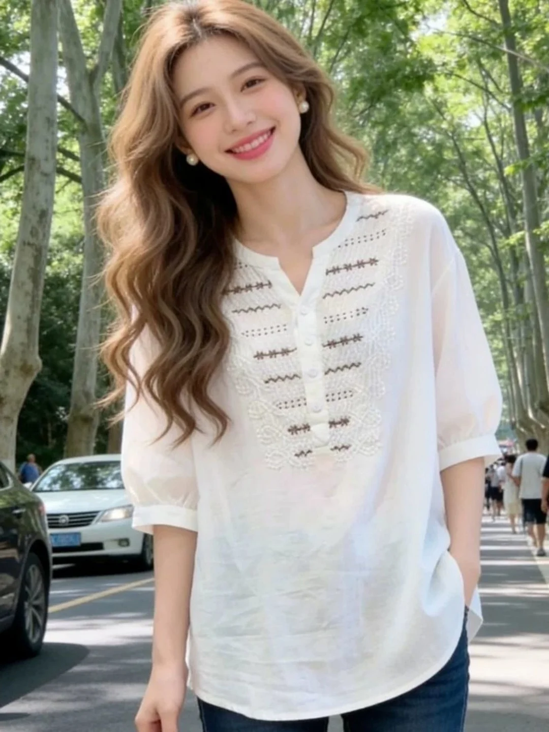 Slimming Effect plus Size Casual Style V-Neck Hook Flower Five-Quarter Sleeve Top Thin Loose Fit T-Shirt for Young Women