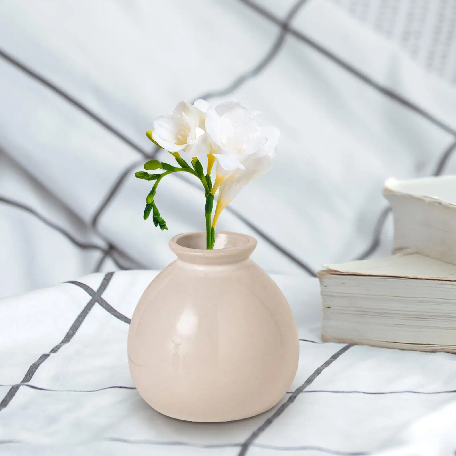 Mini Ceramic Flower Vase Small Decorative Table Vase Tabletop Ornament for Bedroom Desk Living Room Coffee Table Home Decoration