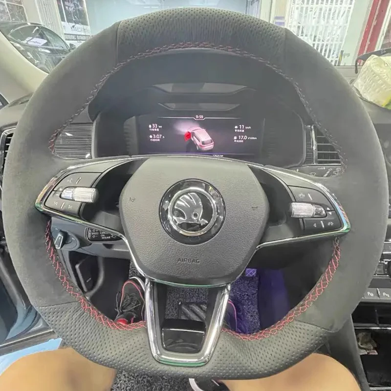 

Для Skoda Octavia PRO KAROQ 2021-2022 ручная прошивка темно-серого цвета из натуральной кожи, нескользящий чехол на руль автомобиля, автозапчасти