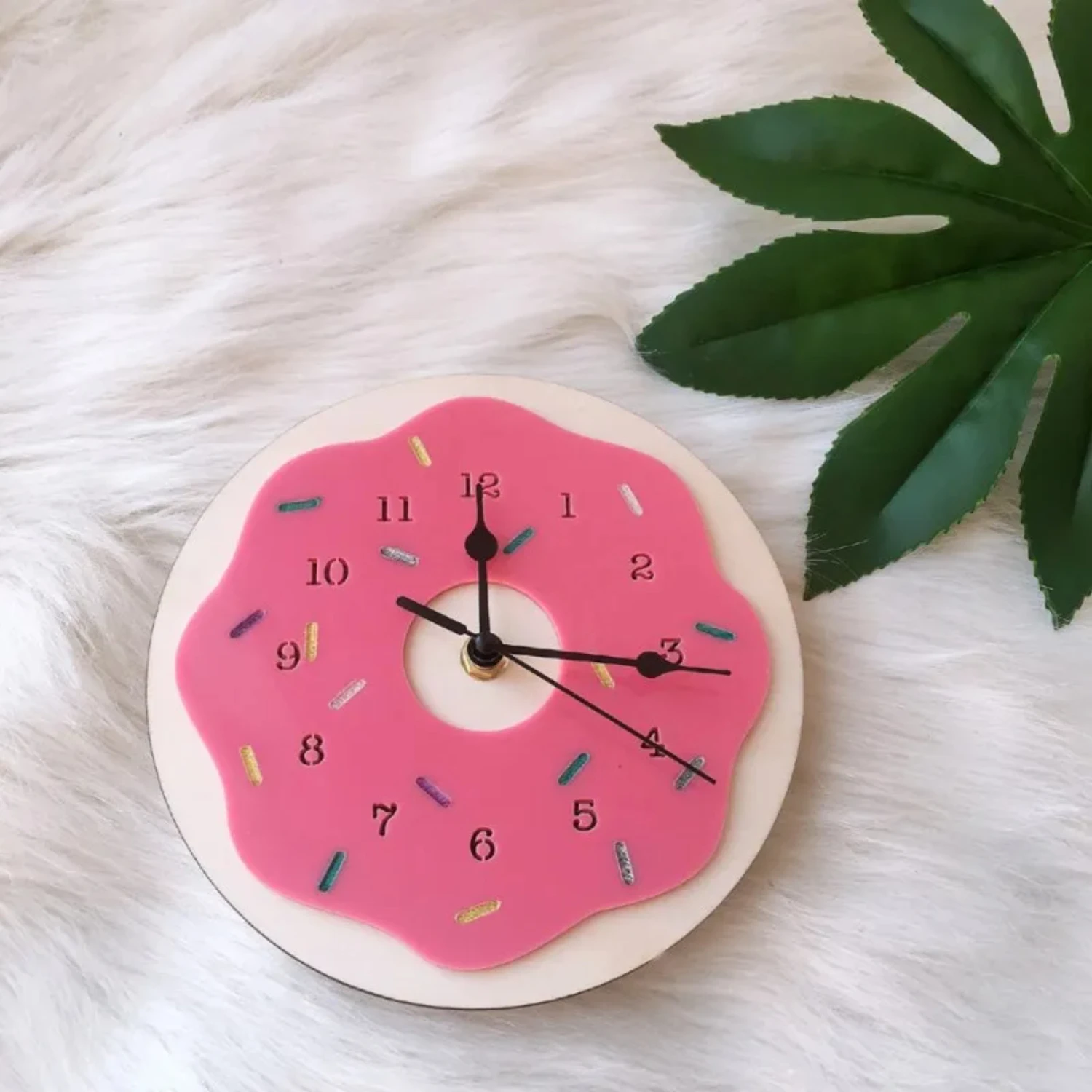 

INS Nordic Donut Shaped Wall Clock Cartoon Silent Mute Clocks Kids Room Decoration Ornament Furnitures Photo Props Nursery Decor