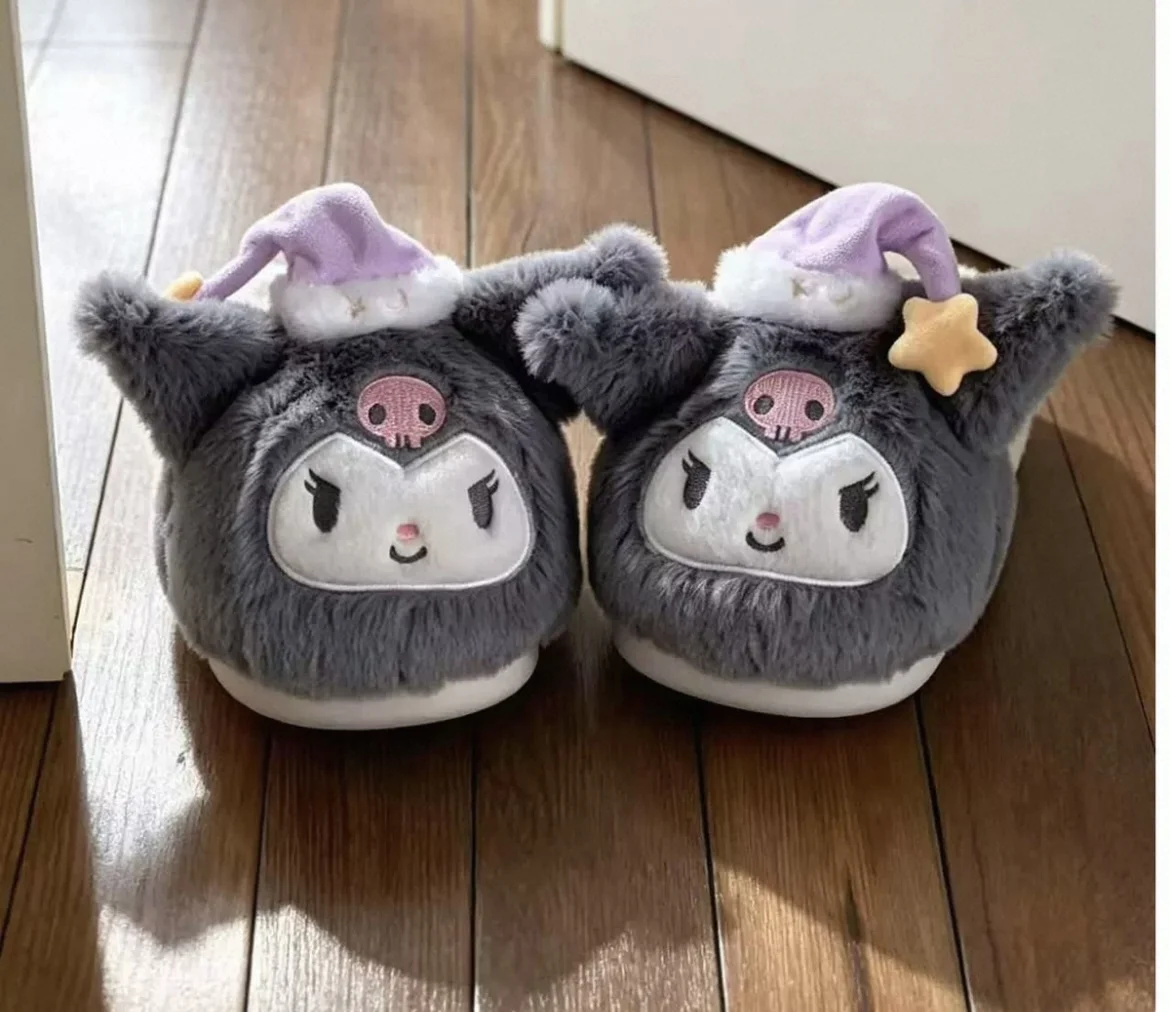 Sanrio Hello Kitty Aardbei Pluche Herfst Winter Warme Slippers Meisjes Dagelijkse Huisslippers TPR Antislipzool Schattige Huisslippers