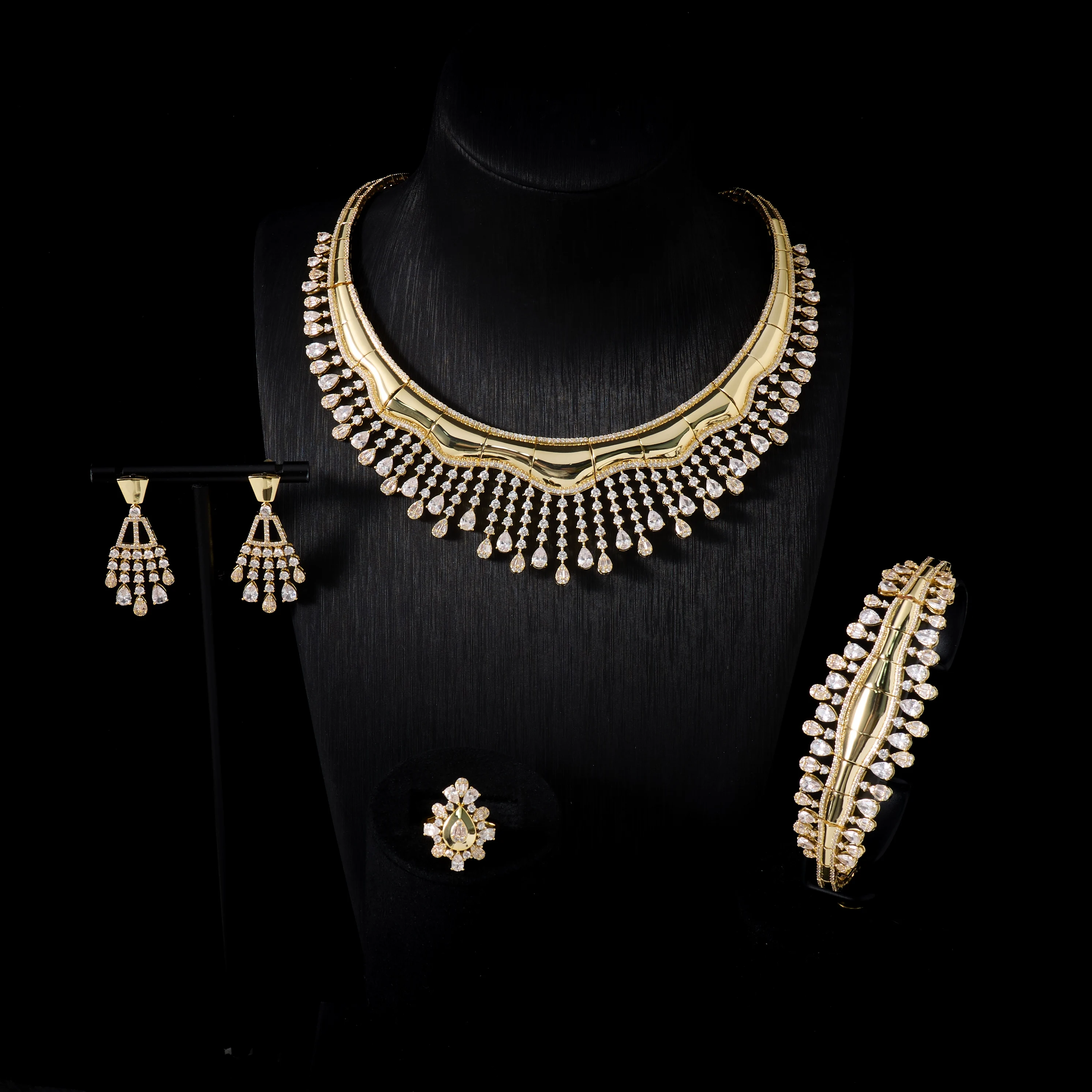 250415 Luxury Necklace Set Cubic Zirconia 4Pcs Jewelry Set Women Silver Plated Necklace Drop Earrings Bangle Ring Bridal Wedd