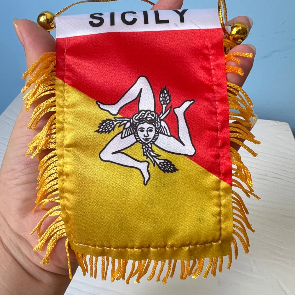 Banderín de Sicilia triskelion – Colgante poliéster para coche - imagen 4