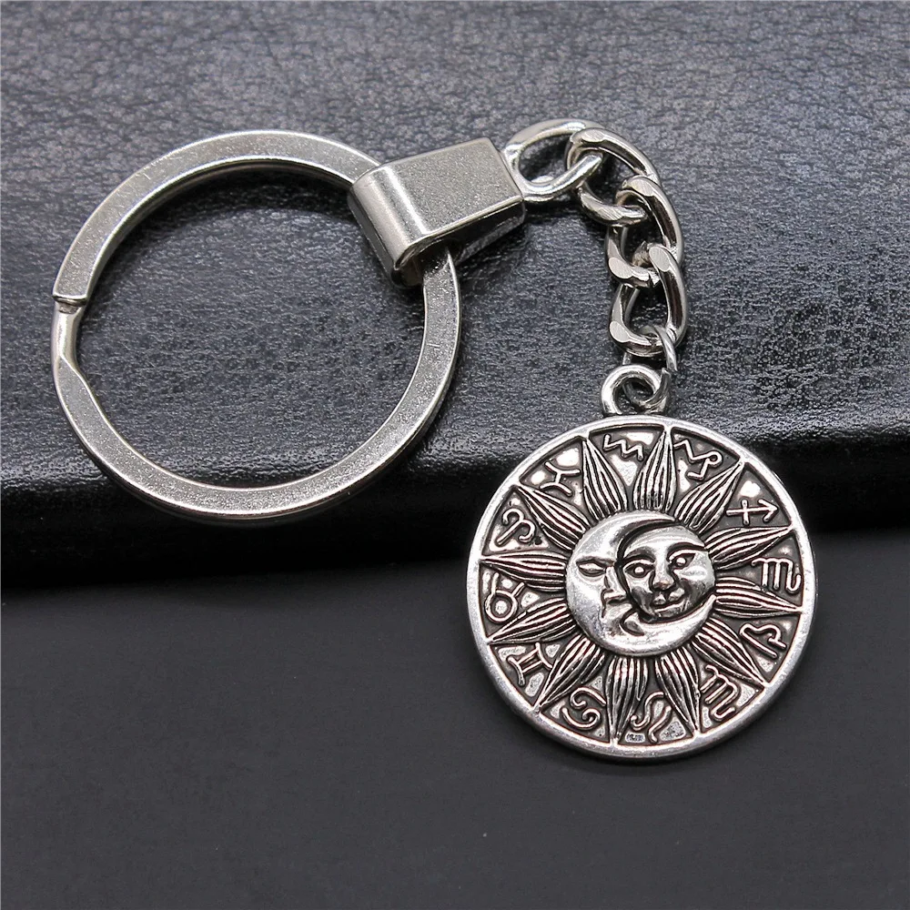 Souvenirs Gift Men Keychain 2 Colors 28x25mm Moon And Sun Zodiac Pendant Keyring