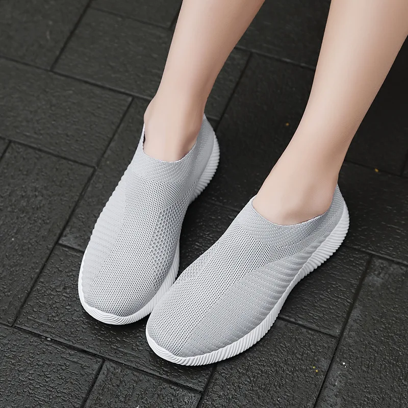 Kobiety mieszkania buty 2023 nowa wiosna Knitting skarpety trampki letnie kobiety mokasyny Slip on Mesh buty do chodzenia na co dzień Plus rozmiar