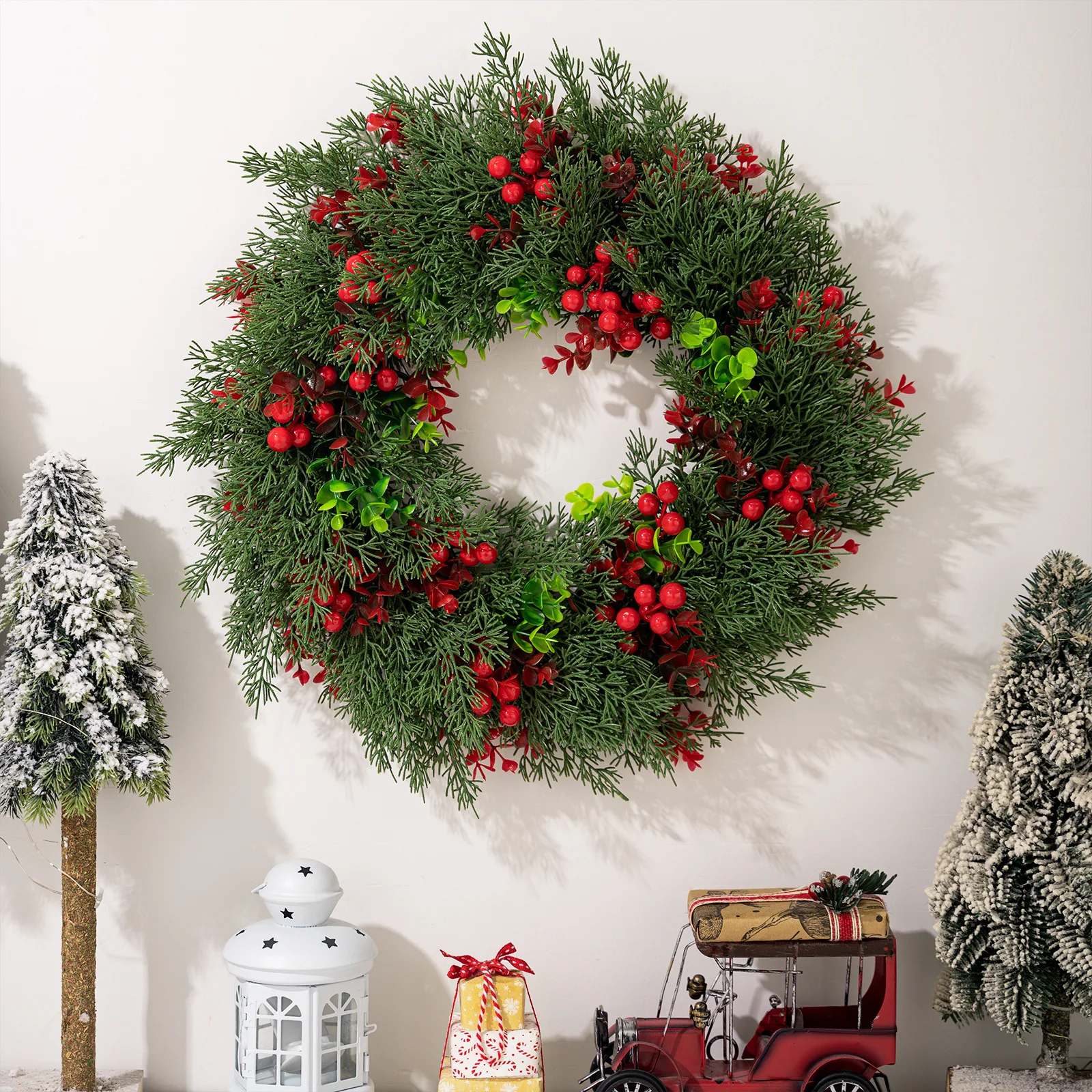 Christmas Decoration Supplies Front Door Wreath Pendant Christmas Arborvitae Leaf Red Fruit Wreath Garden Decoration Pendant