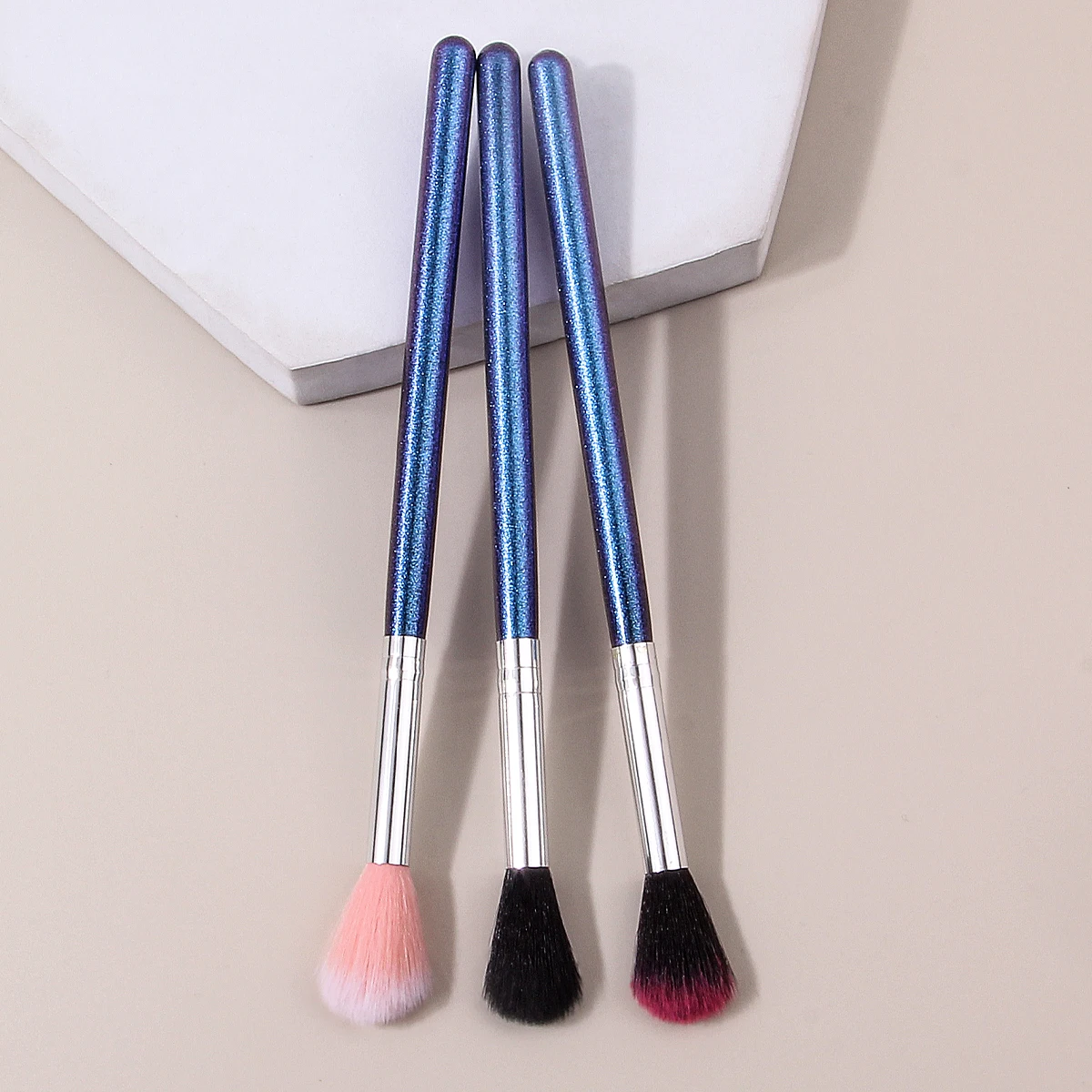 3PCS 나무 손잡이 불꽃 고광택 브러쉬, 브라이트닝 브러쉬, 컨투어링 브러쉬, 다기능 메이크업 브러쉬, 미용 도구