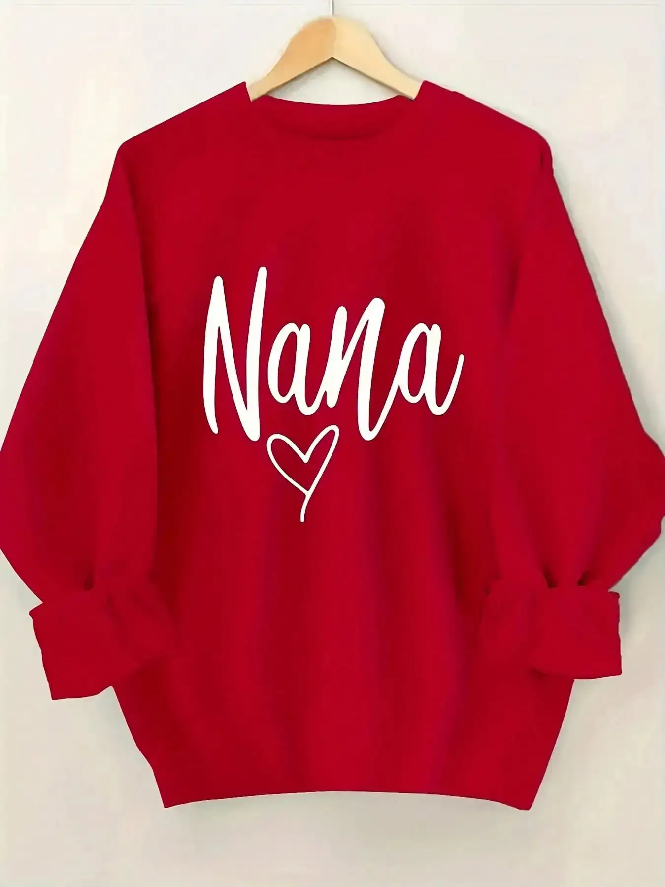 

Женская красная толстовка оверсайз с круглым вырезом, принтом «Nana» и дизайном в виде сердца