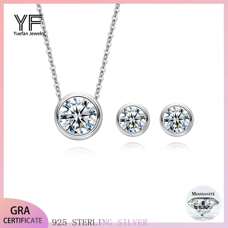 

S925 silver Moissanite pendant and the same style stud earrings are 18K gold-plated high-end jewelry