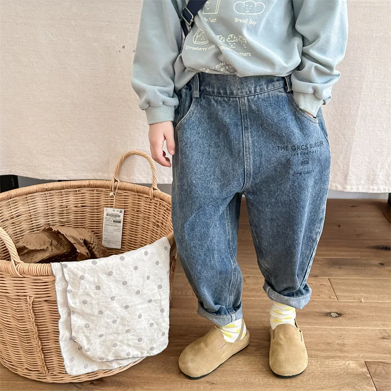 

2024 Spring New Children Denim Trousers Toddler Boys Girls Loose Harem Pants Fashion Letter Print Kids Casual Versatile Jeans