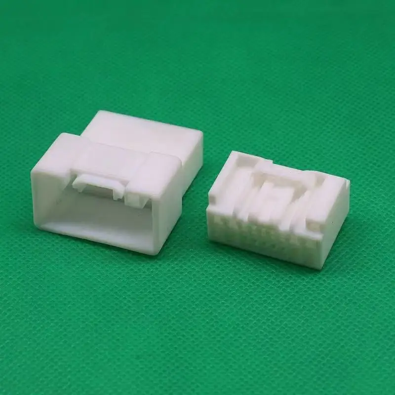 7283-5846 compatible with Toyota car navigation host power audio plug 18 hole 90980-11973