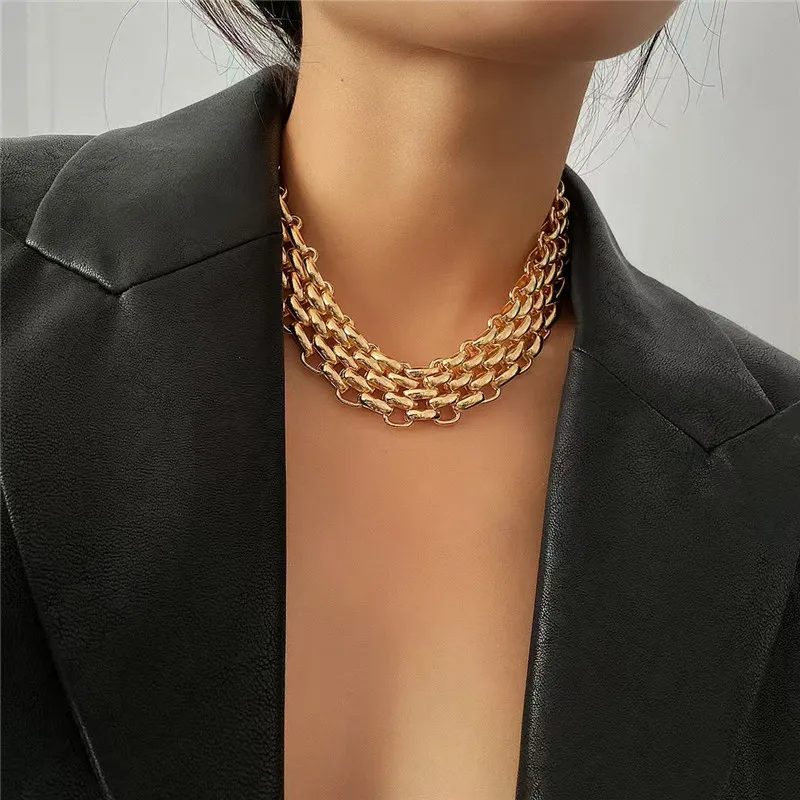 

Fashionable Oversized Metal Necklace for Women Simple Design High-End Sensation Clavicle Chain Jewelry for Daily Use And Parties