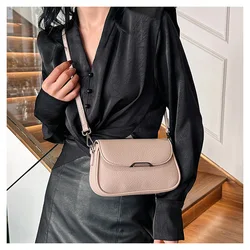 Borsa da donna 2024 New Street Fashion Versatile borsa a tracolla singola a tracolla Lady Summer Commuter piccola borsa quadrata