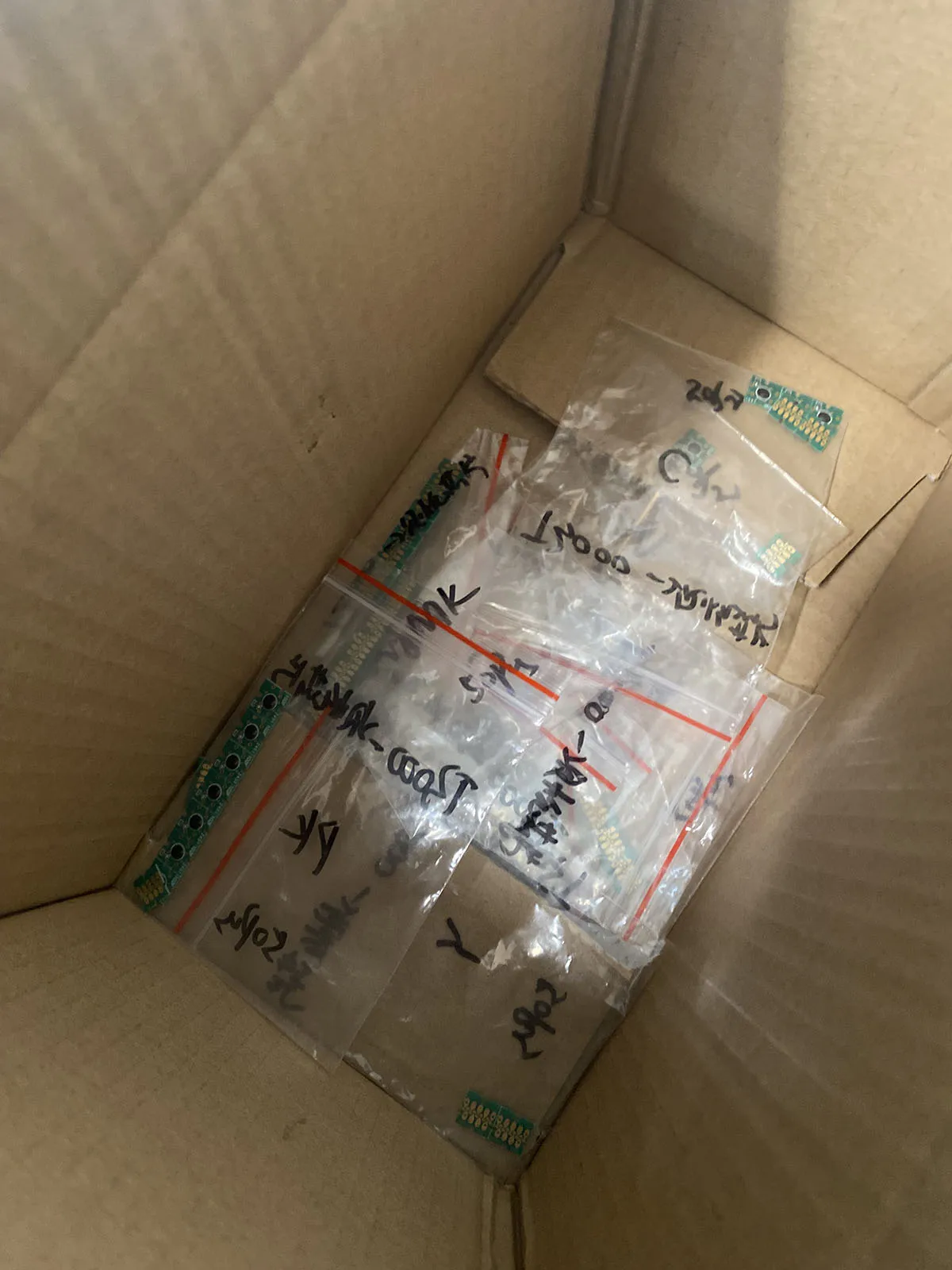 

T6941-T6945 Cartridge Chip For Epson SureColor T3000 T5000 T7000 T3070 T5070 T7070 T3200 T5200 T7200 T3270 T5270 T7270 Printer