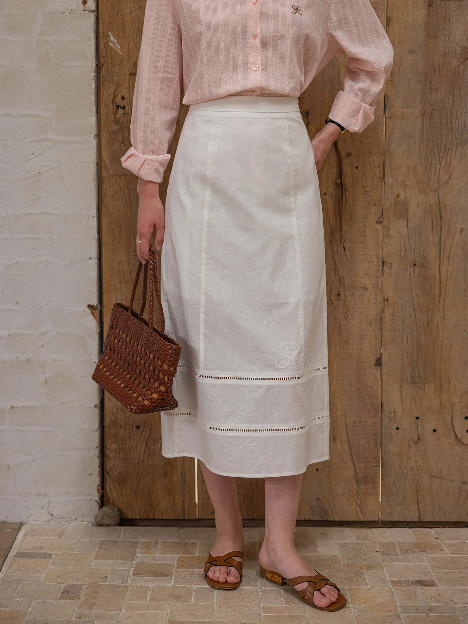 

Женская длинная юбка в стиле французского кантри из хлопка и льна с вышивкой, аппликацией и вырезами, прямого кроя, H-образная