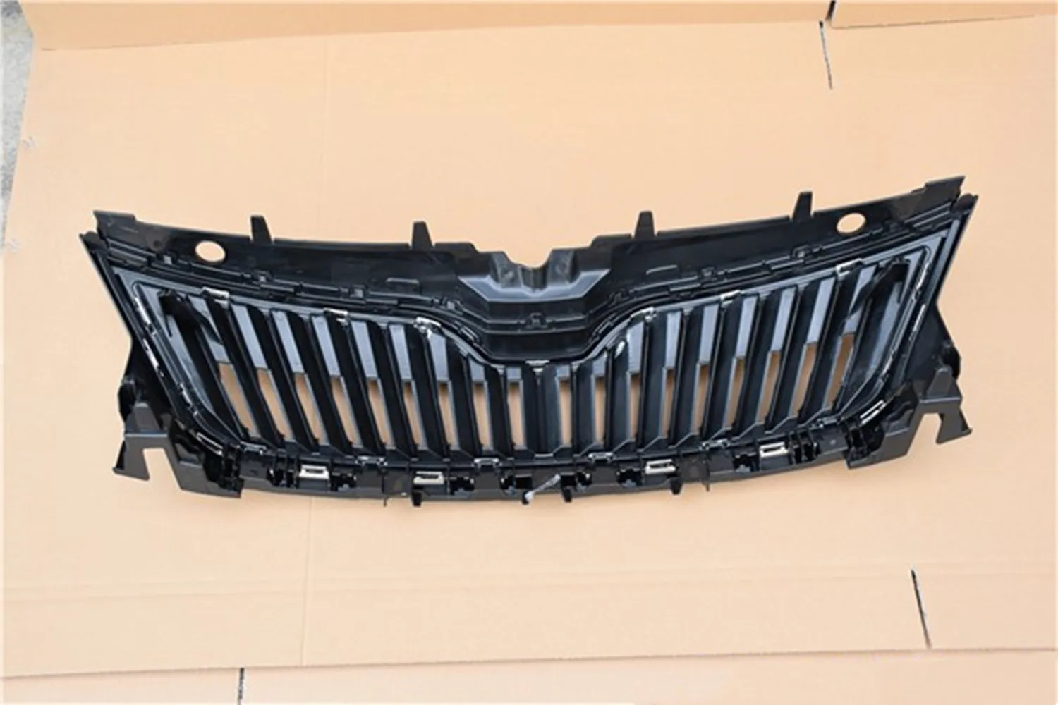 Front Bumper Grill for Skoda Rapid 2013-2021 Radiator Central Grille Face Mask Car Accessories