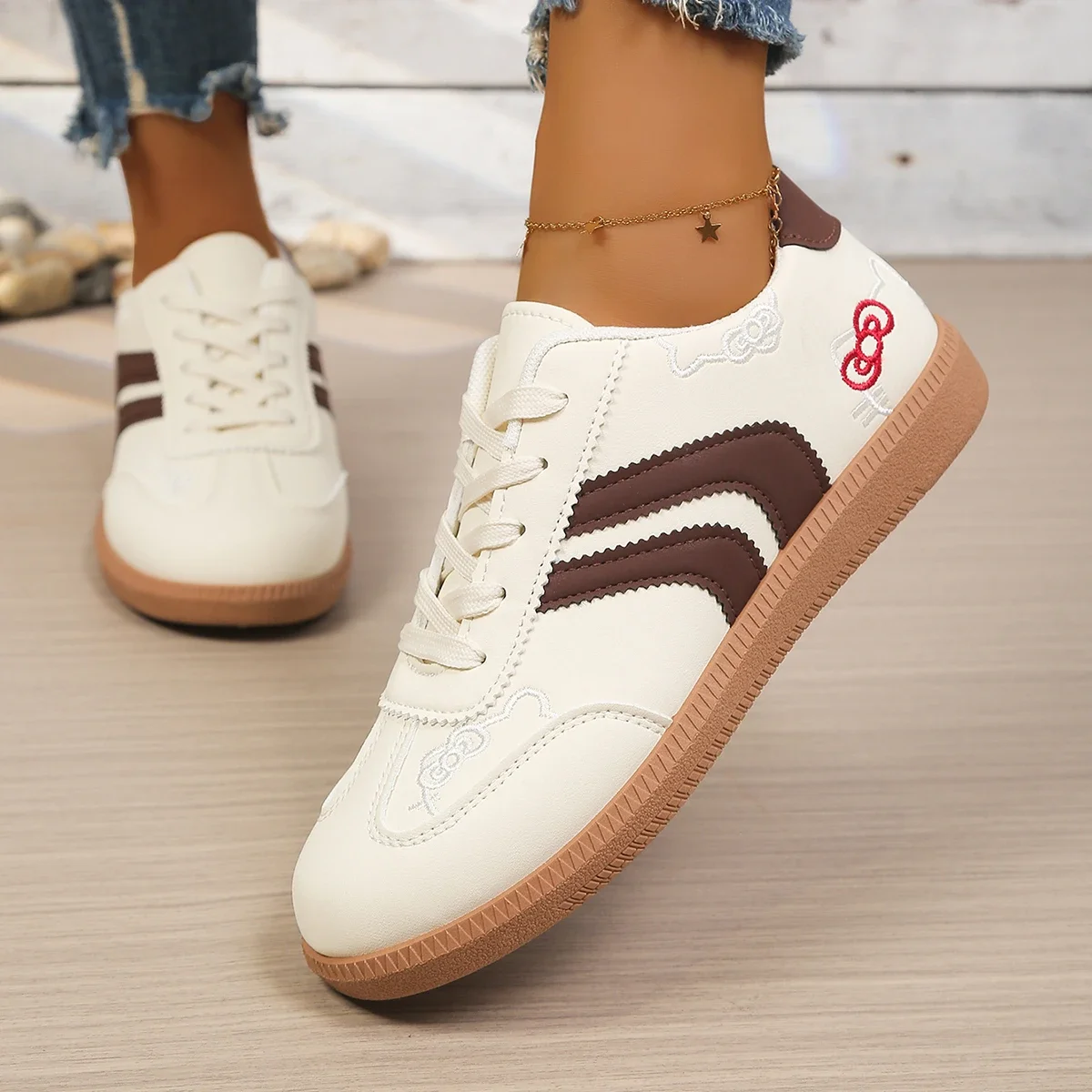 Koreanischer Stickerei-Stil 2026 Neue Damen-Trainingsschuhe, Vielseitige Casual-Sport-Ultra-Leichte Flache Weiße Sneaker – Detail 4