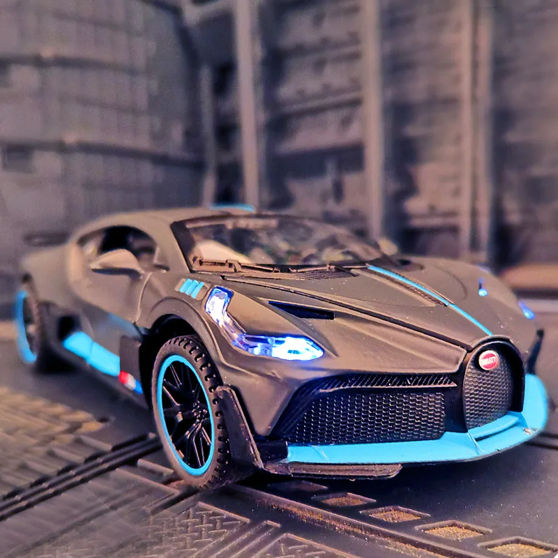 موديل سيارة رياضية مصنوعة من سبيكة البولي يوريثان فيرون ديفو 1:32 من Bugatti Veyron Divo نماذج سيارات معدنية سيارة تحاكي مجموعة إضاءة الصوت هدايا للأطفال