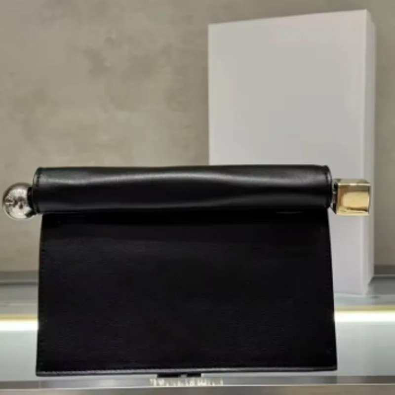 

Luxury Designer Handbag for Women New Fashion Take-out Clutch with Metal Dress Purses Prom Bag for Ladies