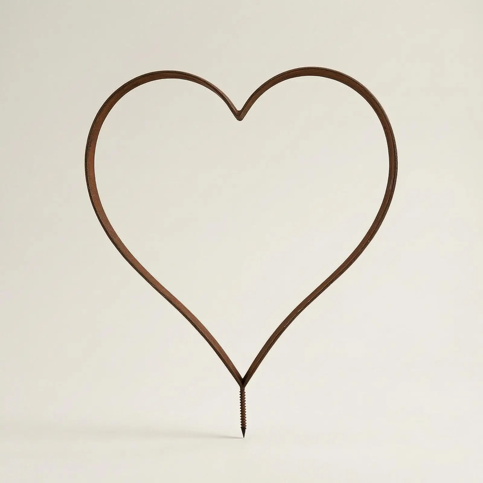 Garden Heart Stake Sculpture Rustic Iron Art Decor for Patio Lawn Walkway Outdoor Metal Love Ornament for Yard