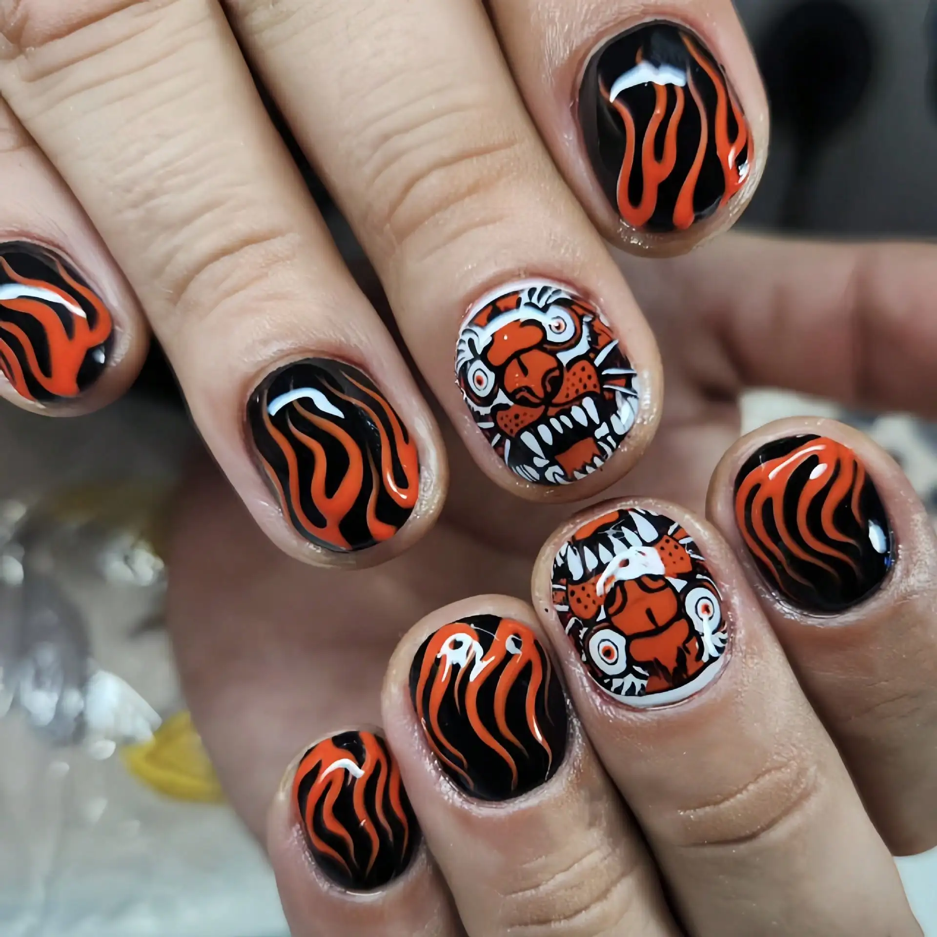 

Jelly Glue + Rubber StripShort-Length Nail Stickers With Tiger Pattern, Fashionable And Unique Wearable Nails, 24 Detachable Fak