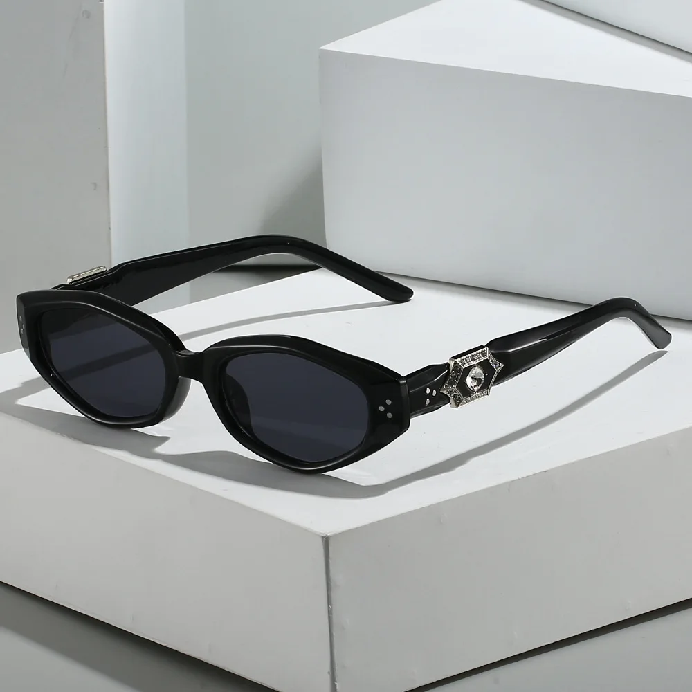 2025 New Retro Small Frame Cat Eye Sunglasses for Men and Women with Advanced Sense Sunscreen and Uv Protection Sun Glasses