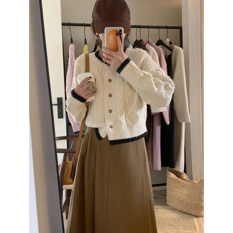 

Женская одежда Офисная леди Простота Элегантный тренд С длинным рукавом и круглым вырезом Элегантный Достойный Интеллектуальный Щедрый Sven Популярность