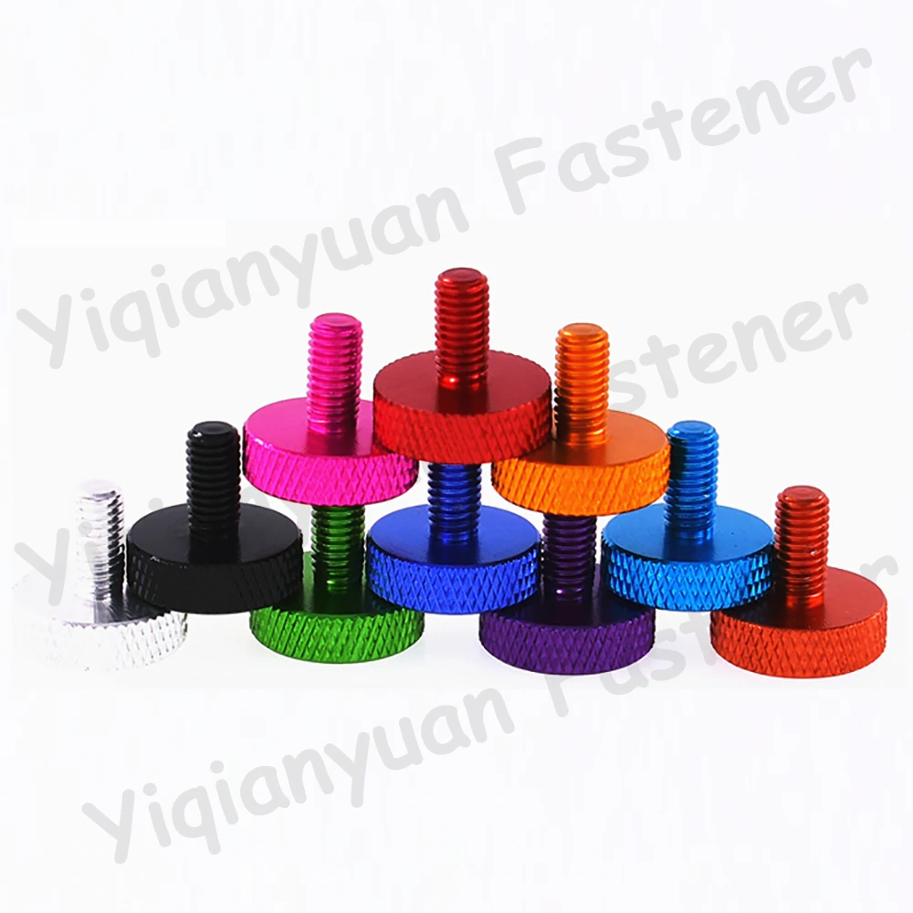 Yiqianyuan 다채로운 알루미늄 M3.5xP0.6 널링 엄지 나사 GB835 플랫 헤드 거친 스레드 손 조임 해치 나사