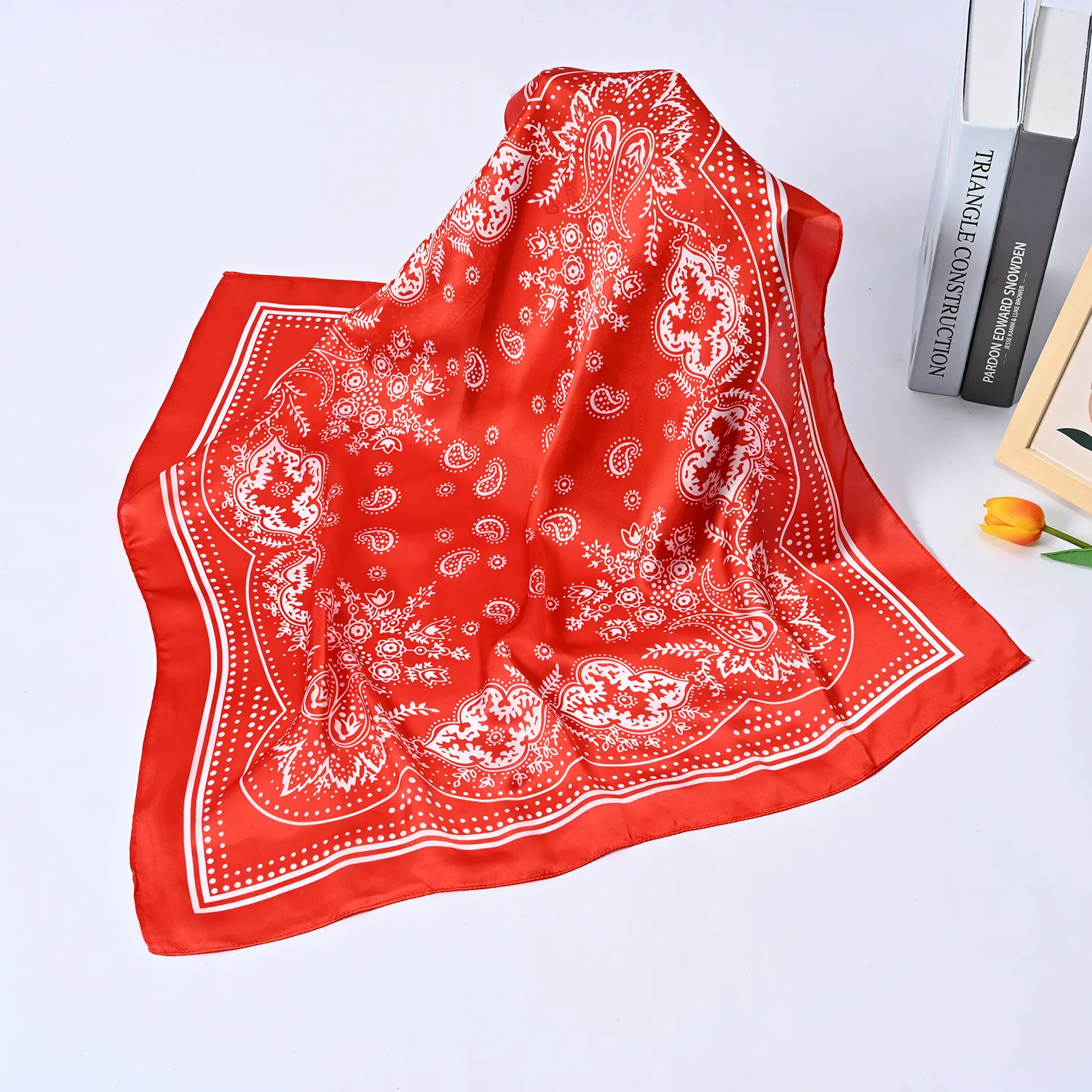 Syhood 70 cm quadratische Satin-Kopftücher, Satin-Bandanas für Damen, Satin-Stirnband-Schals, Seidengefühl-Schal, Boho-Kopfbedeckung – Detail 2