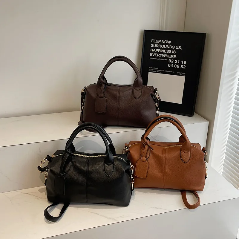

Retro Large Capacity Bag for Women's Spring and Autumn Fashion Frosted Hand-Held Commuting Tote Bag