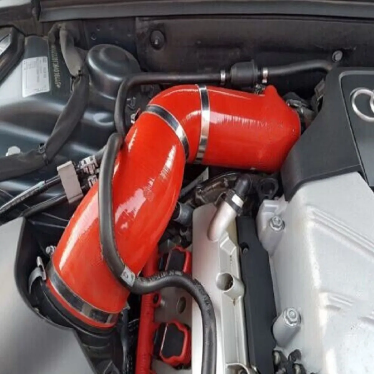 

For 2010-16 AUDI S4 S5 B8 3.0 TFSI Silicone Air Intake Induction Hose